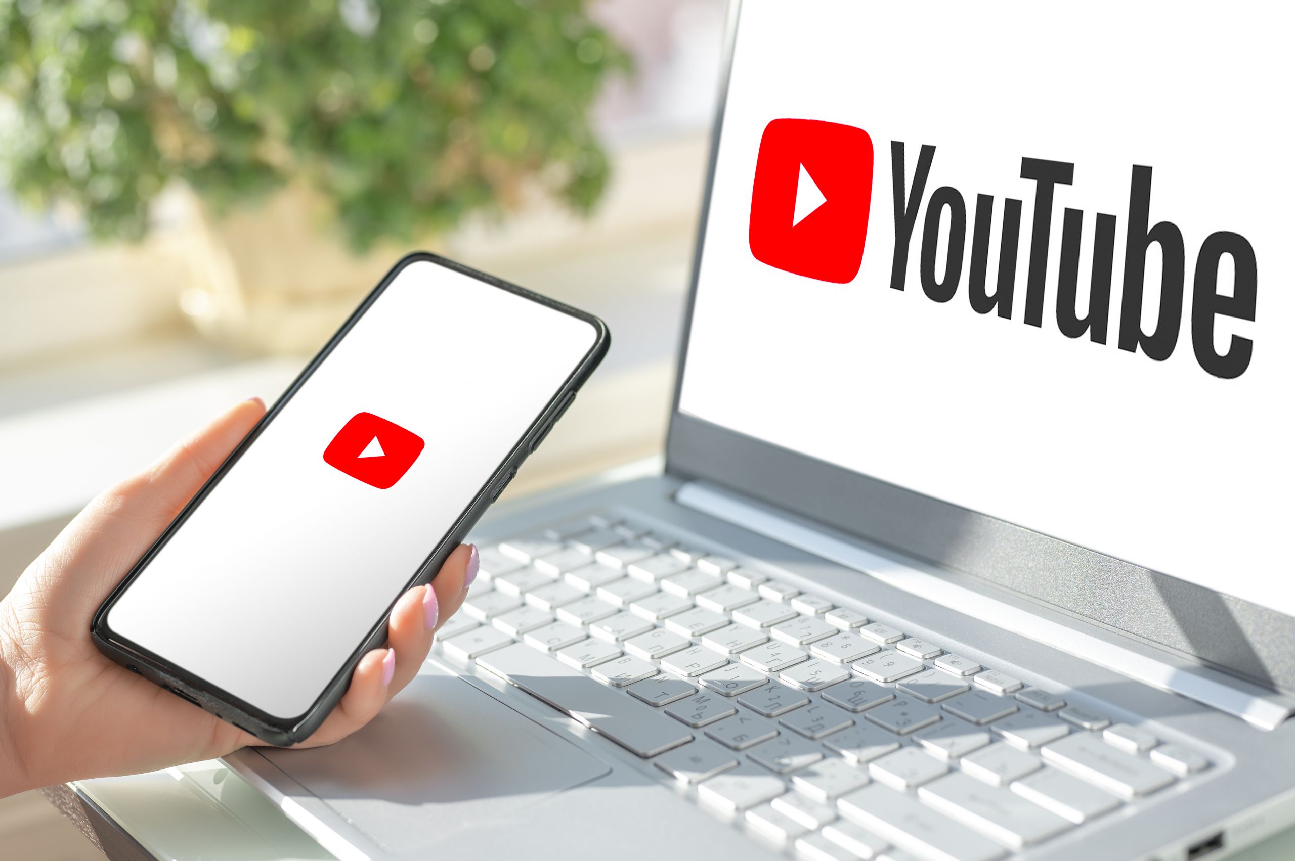 YouTube Reklamları 1 moscow-russia-august-17-2021-youtube-is-most-popular-video-service-developed-by-google